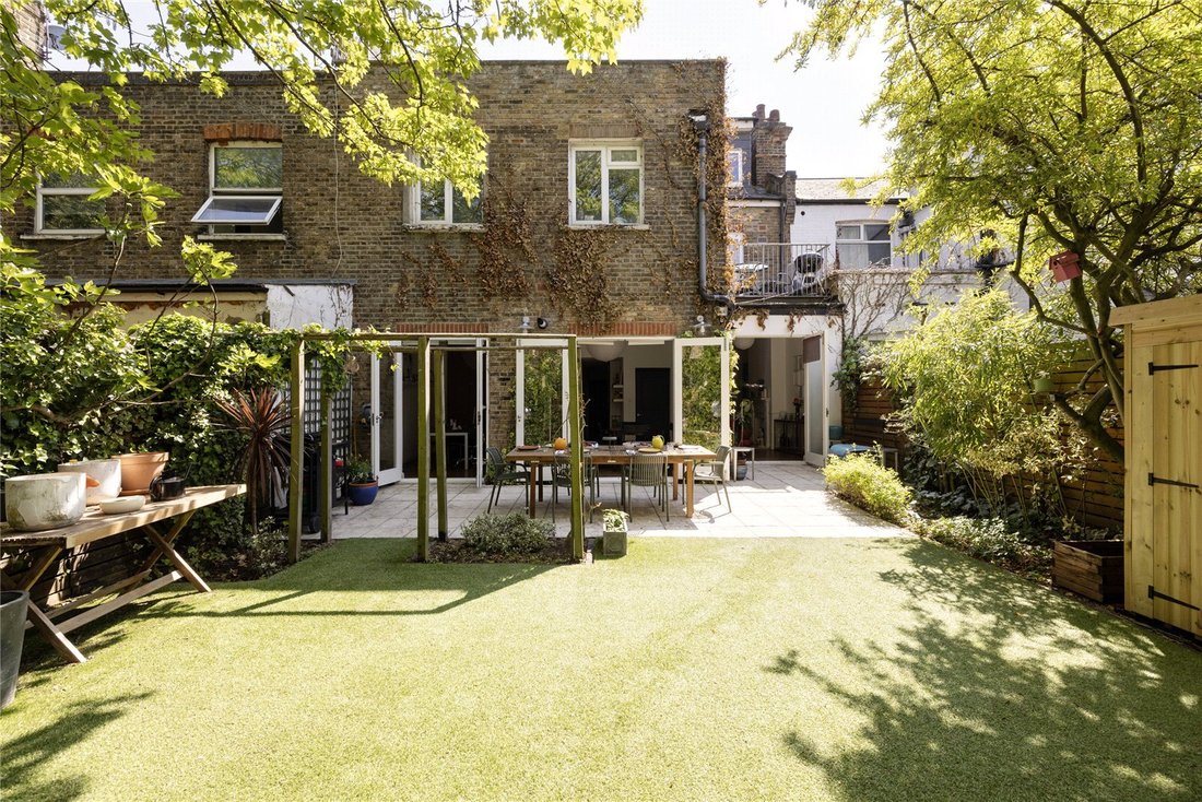 Apartment in Brondesbury, Brent, England 3 - 17928105