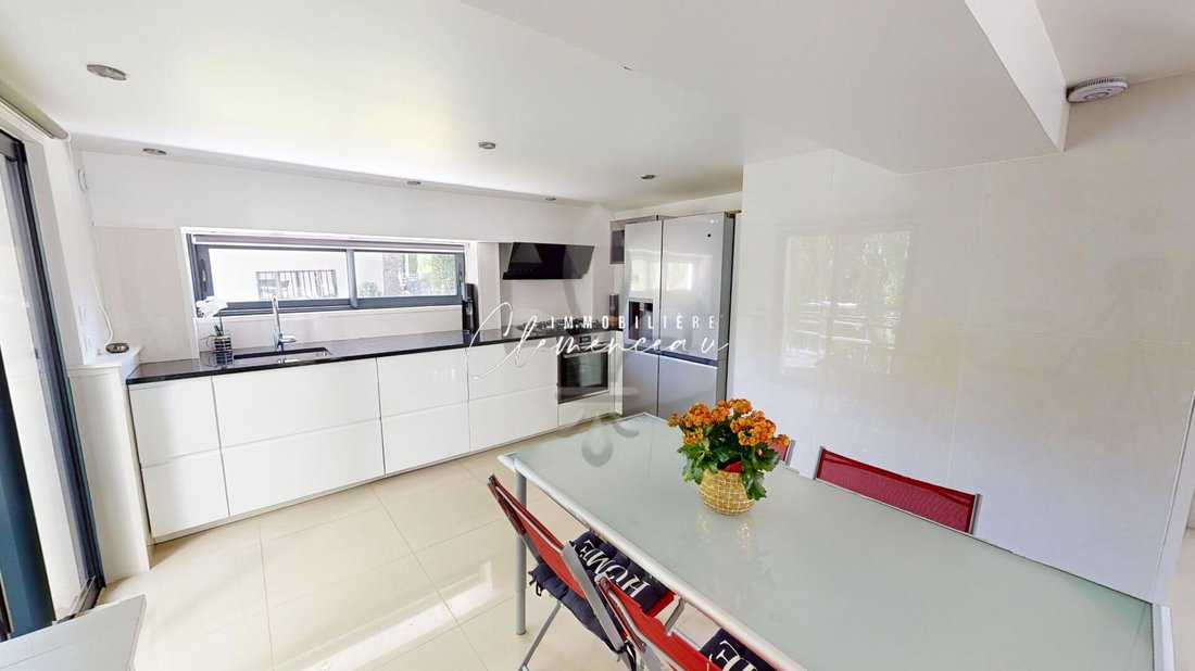 House in Vaux-sur-Seine, Ile-de-France, France 3 - 16066416