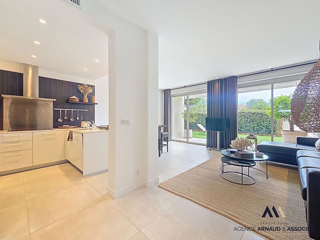 Apartamento en Saint-Cyr-sur-Mer, Provenza-Alpes-Costa Azul, Francia 1 - 16105126