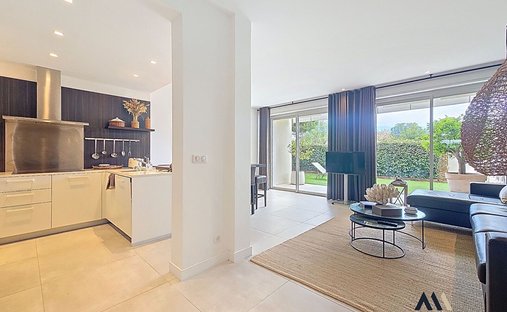 Apartment in Saint-Cyr-sur-Mer, Provence-Alpes-Côte d'Azur, France 1
