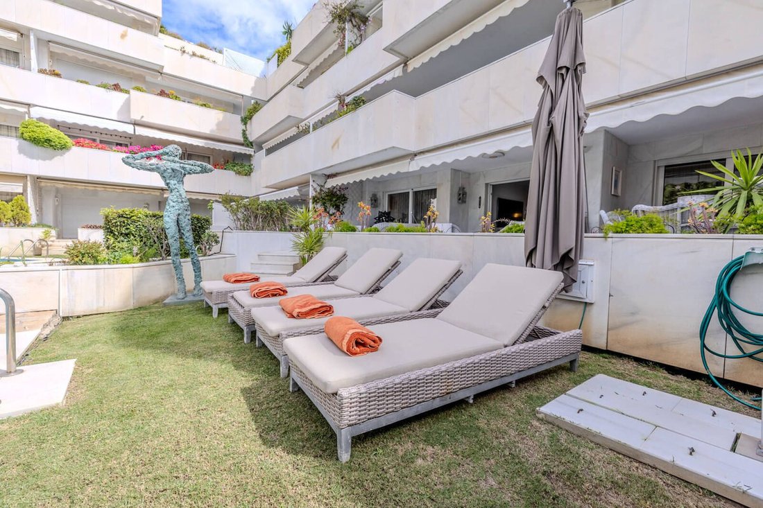 Apartment in Puerto Banus, Marbella, Spain 5 - 17928777