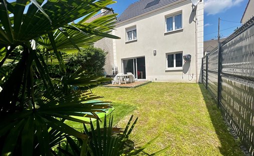 House in L'Union, Sartrouville, France 1