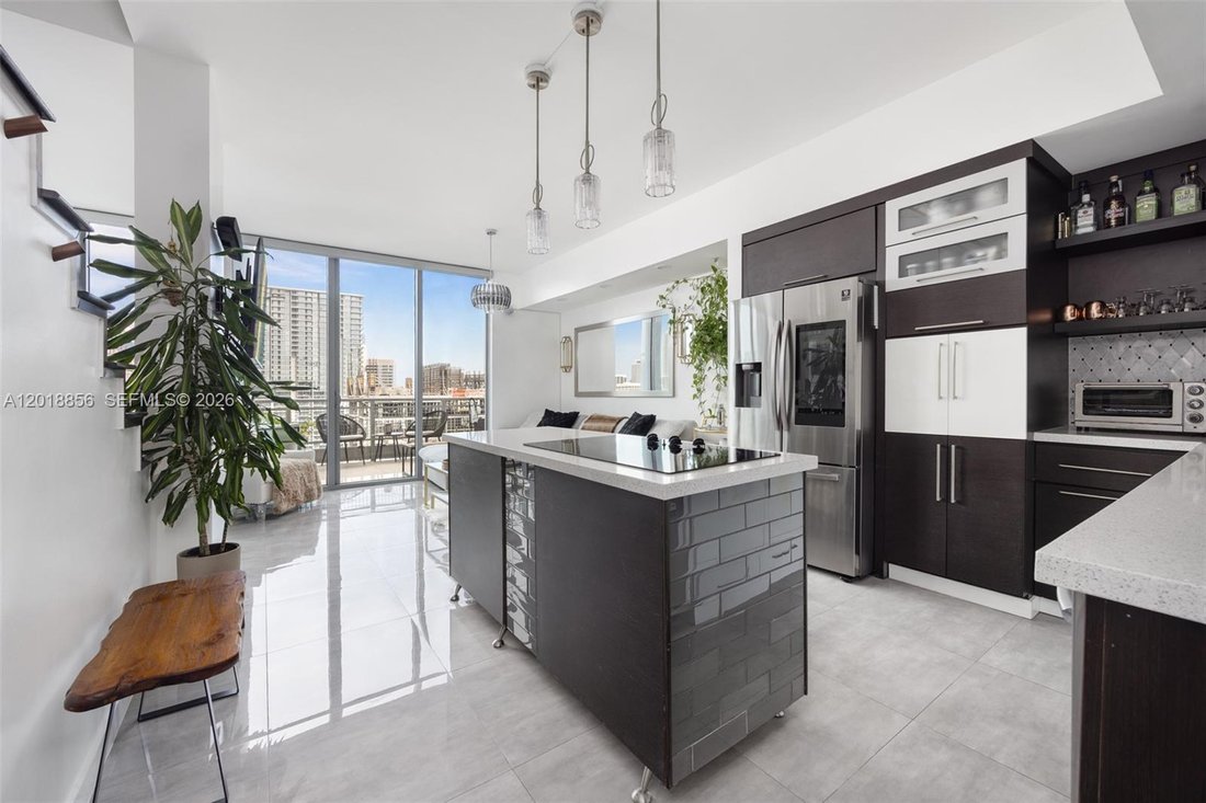 Condo in Miami, Florida, United States 2 - 17928216