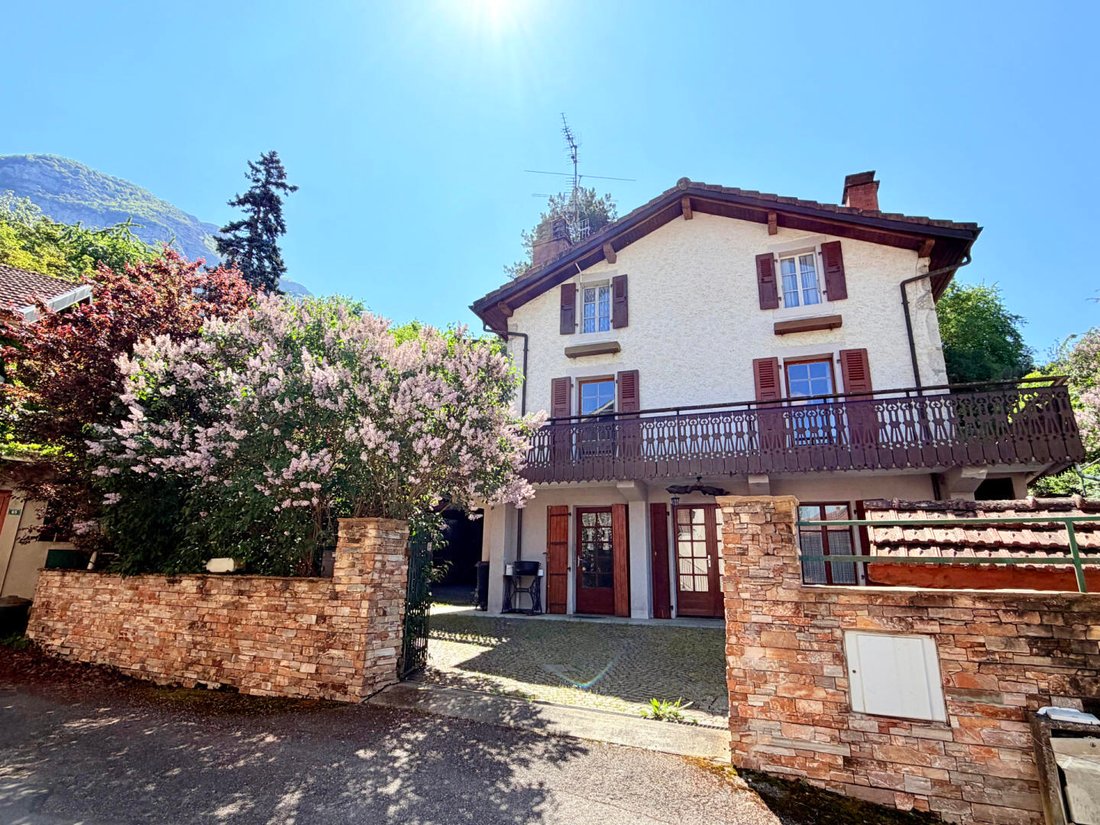 House in Collonges-sous-Salève, Auvergne-Rhône-Alpes, France 1 - 17744790