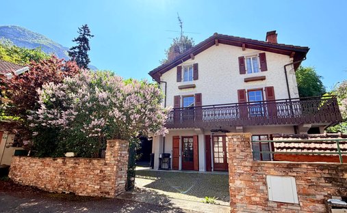 House in Collonges-sous-Salève, Auvergne-Rhône-Alpes, France 1