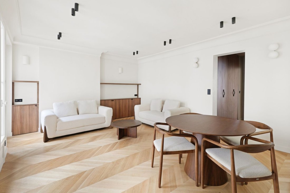 Apartment in Palais Royal, Paris 1er Arrondissement, Paris 1 - 17901879