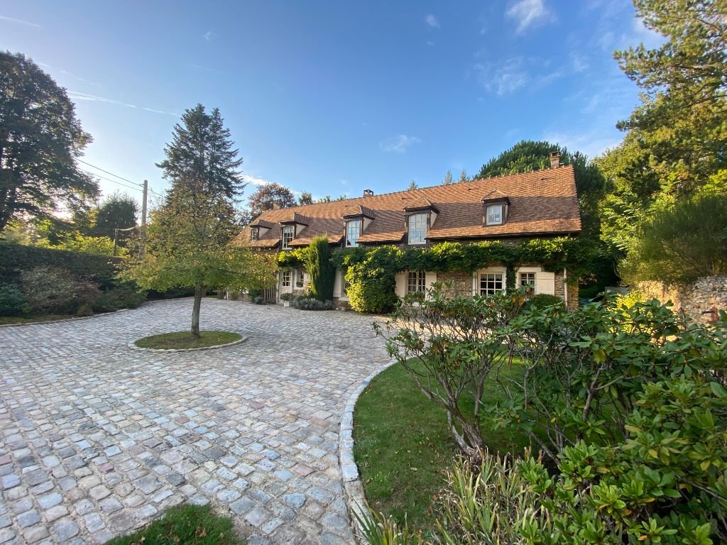 House in Montfort-l'Amaury, Ile-de-France, France 2 - 16918805