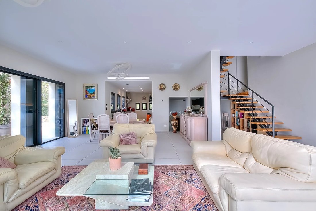Villa in Mougins, Provence-Alpes-Côte d'Azur, France 4 - 17935310