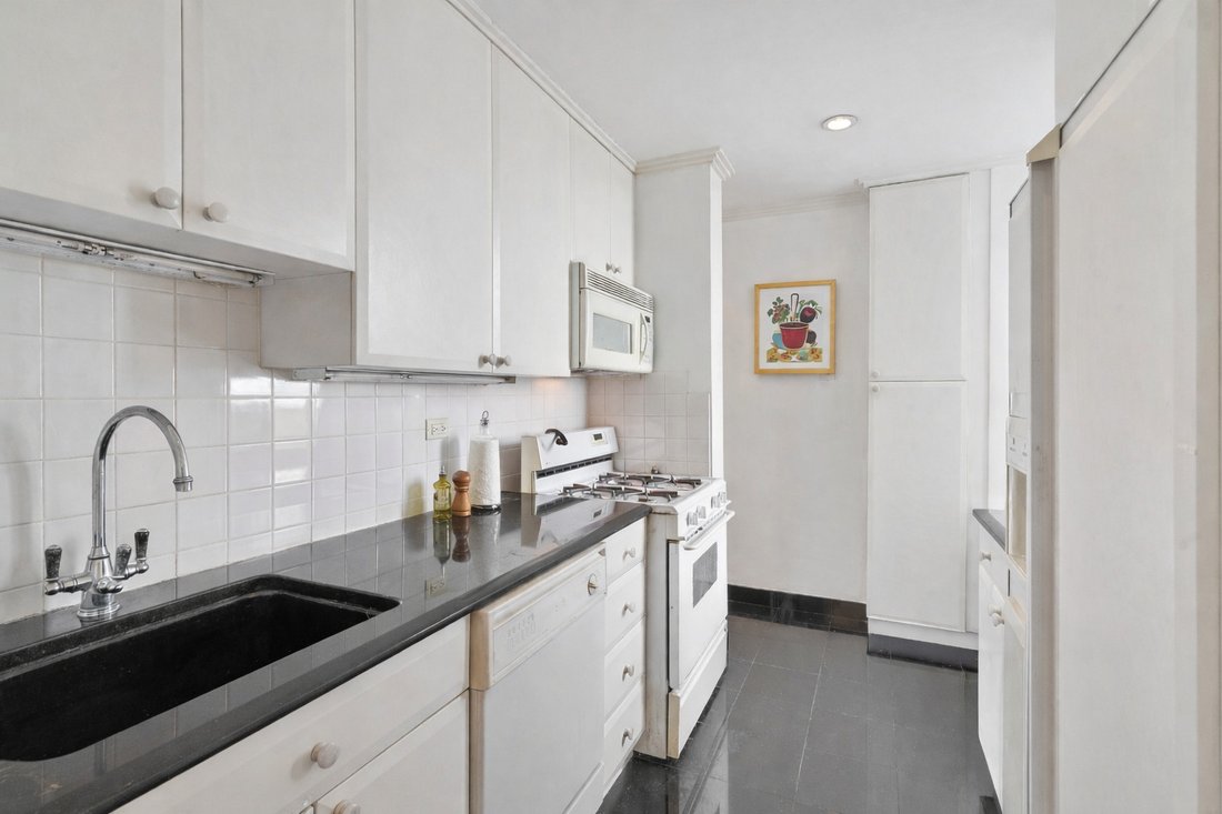 Co Op in New York, New York, United States 3 - 17384229