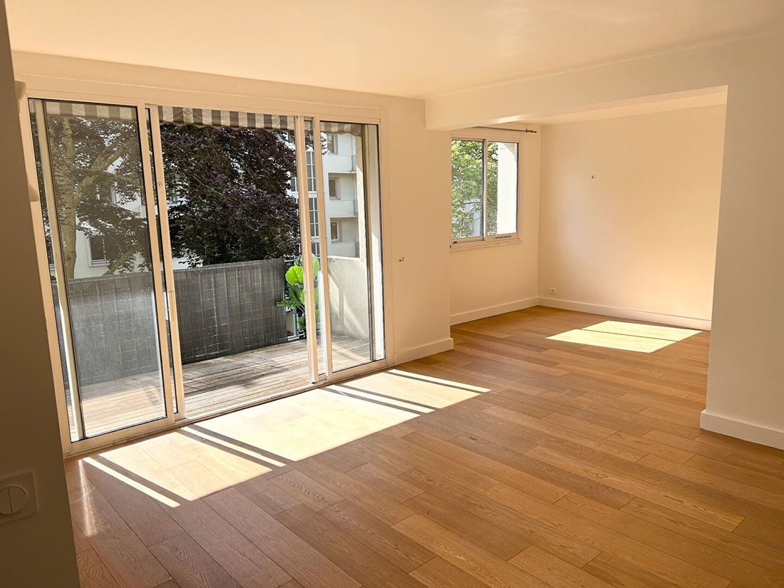 Apartment in Saint-Cloud, Ile-de-France, France 3 - 16099267