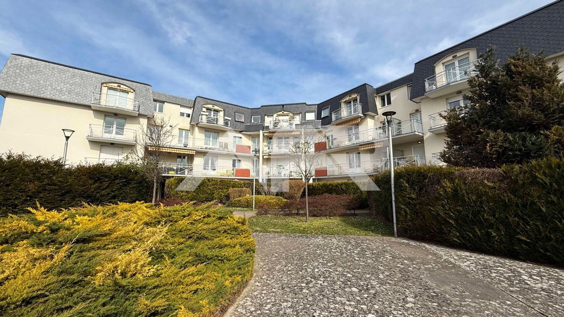 Apartment in Chatou, Ile-de-France, France 1 - 16891359