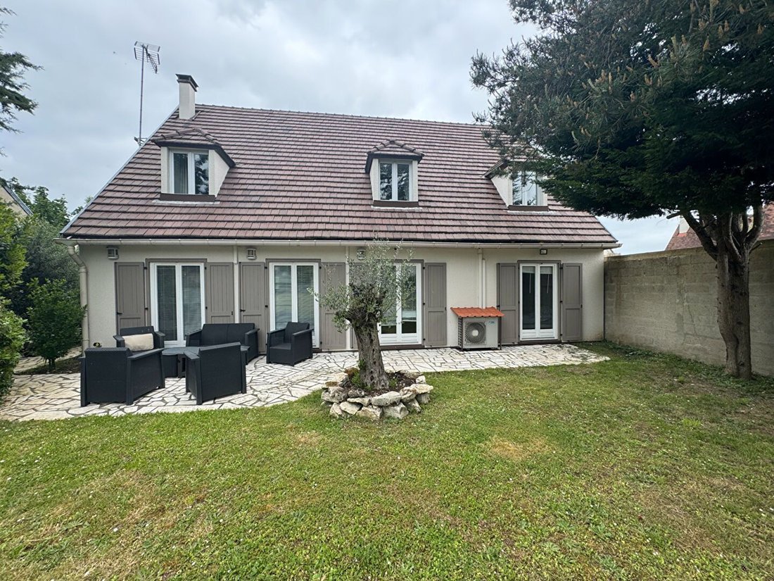 House in Orry-la-Ville, Hauts-de-France, France 1 - 16461442