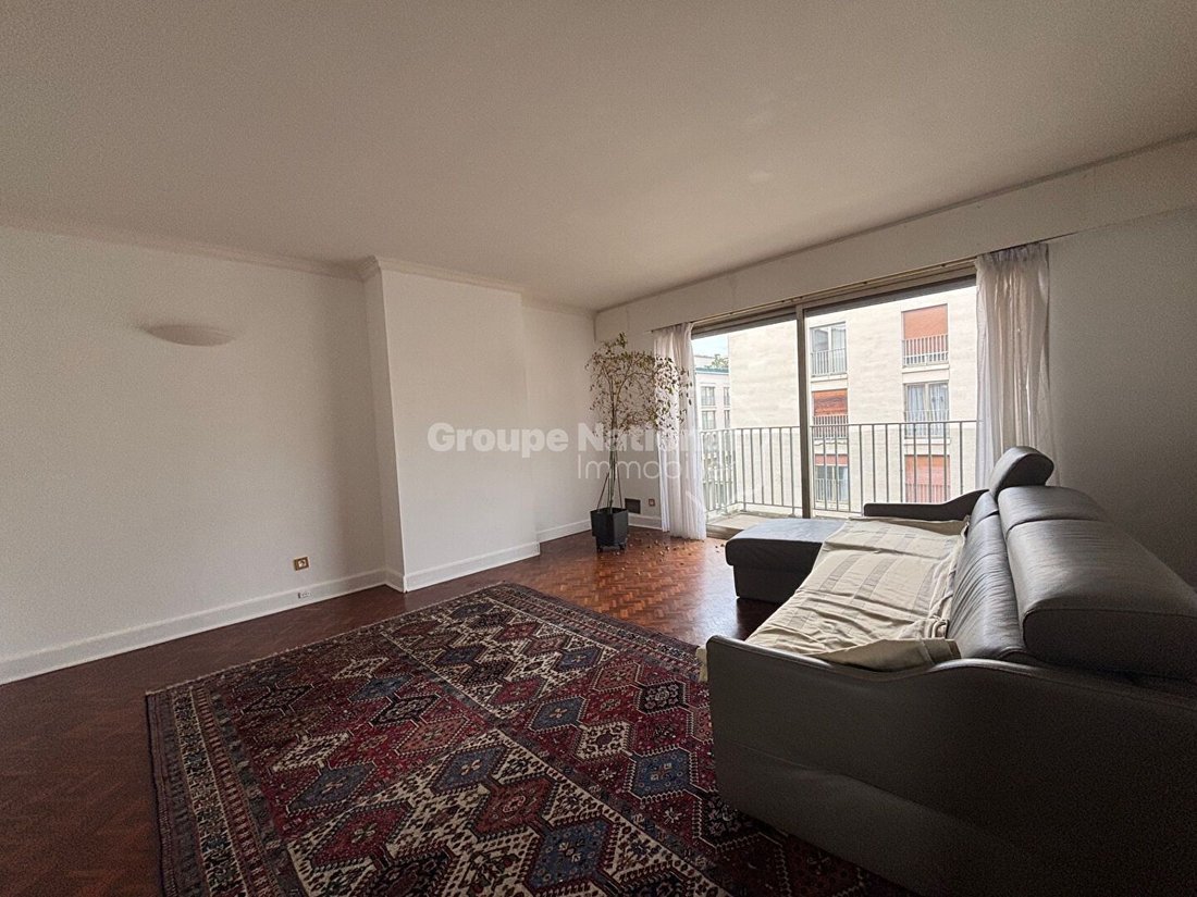 Apartment in Domaine National du Château, Versailles, France 3 - 17386031