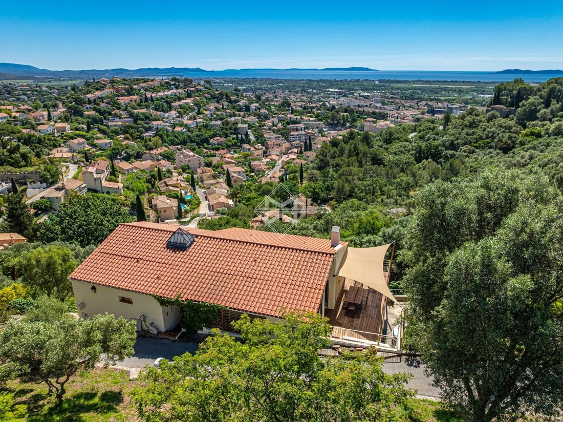 Villa in Hyeres, Provence-Alpes-Côte d'Azur, France 1 - 17930728