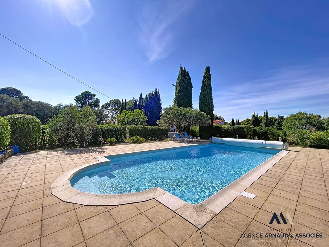 Villa in Saint-Cyr-sur-Mer, Provence-Alpes-Côte d'Azur, France 3 - 16227414