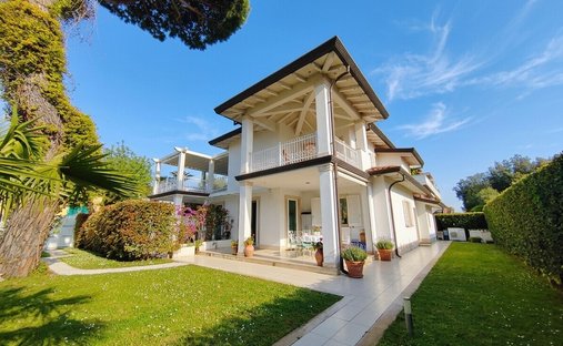 Villa in Center, Forte dei Marmi, Tuscany 1