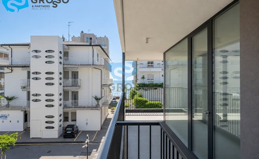 Estate in Jesolo Town, Jesolo, Veneto 1