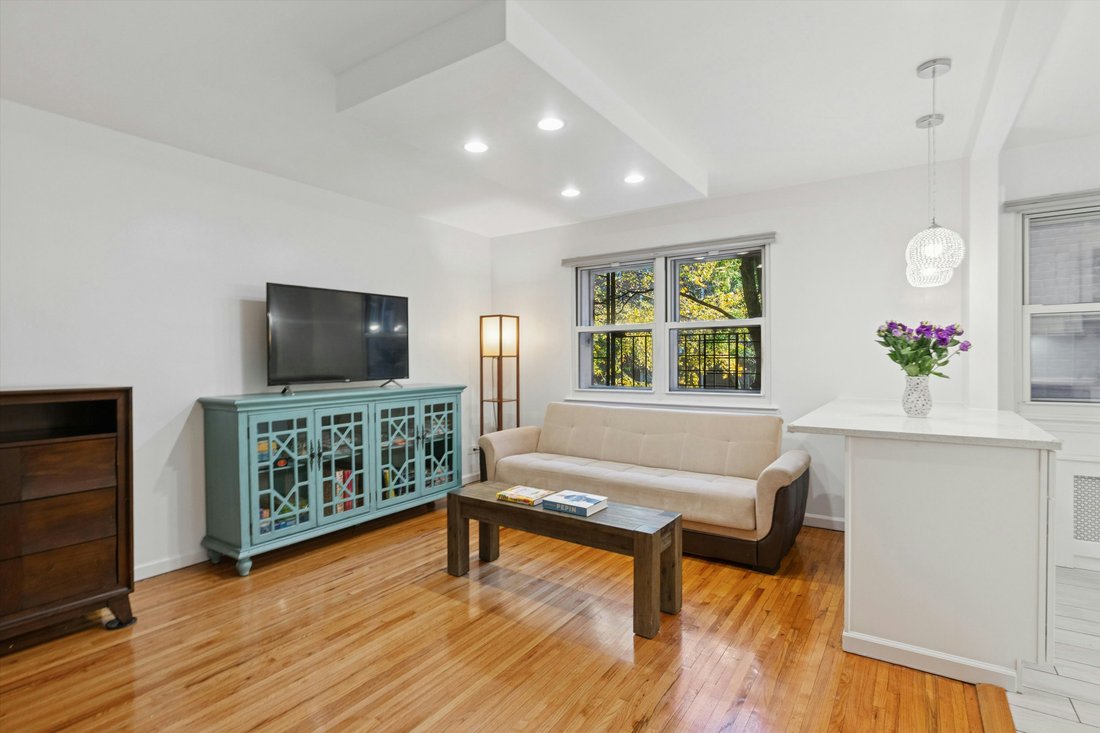 Co Op in New York, New York, United States 4 - 16747021
