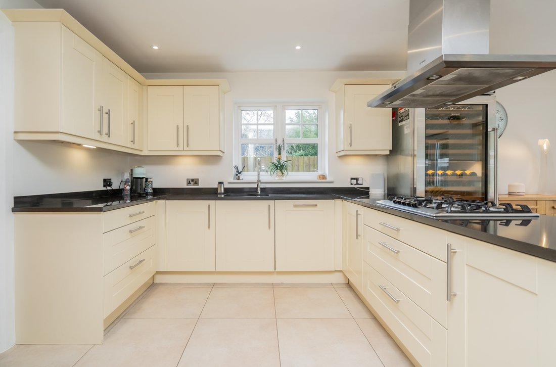 House in Great Linford, England 5 - 17399399