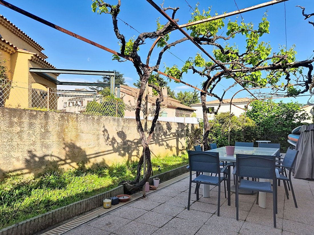 House in Saint-Cyr-sur-Mer, Provence-Alpes-Côte d'Azur, France 2 - 17891081