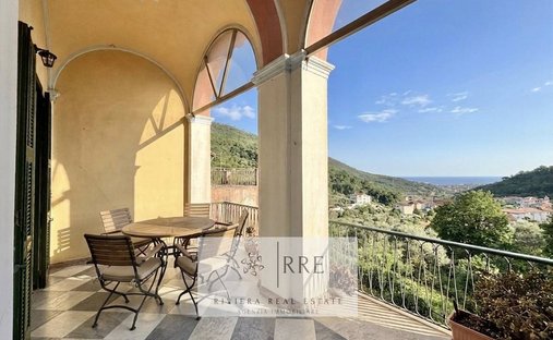 Casa a Verzi, Loano, Liguria 1