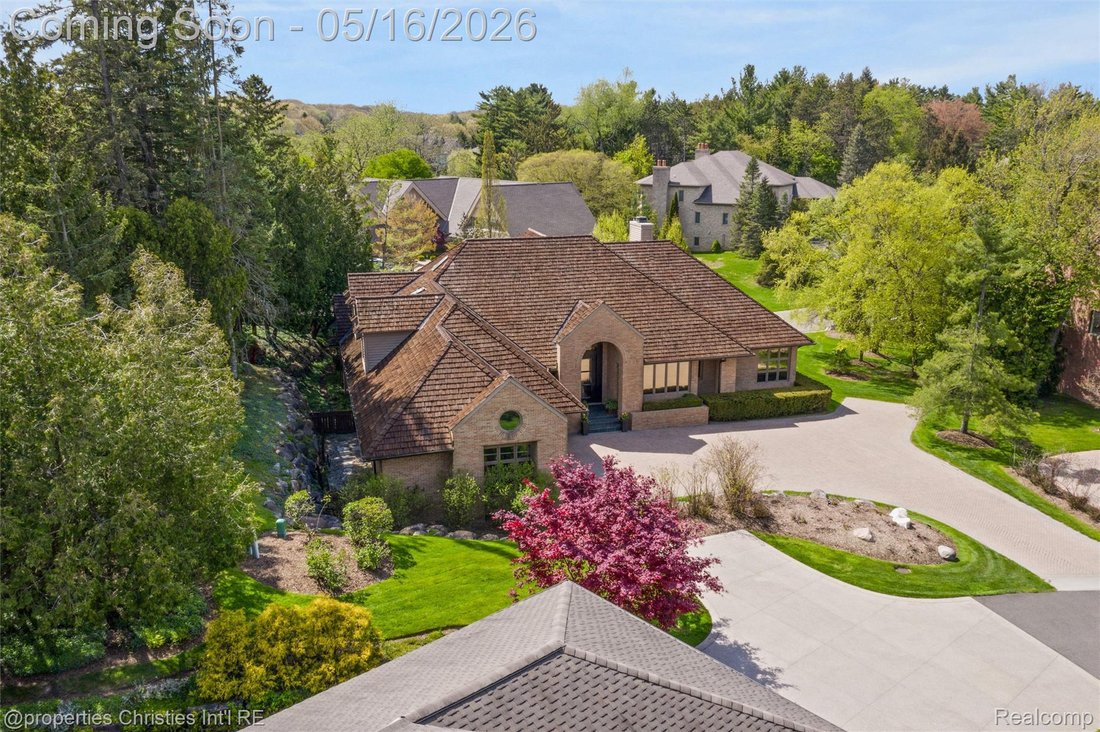 Condo in Bloomfield Hills, Michigan, United States 3 - 17942880