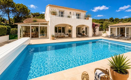 Villa in Eygalières, Provence-Alpes-Côte d'Azur, France 1
