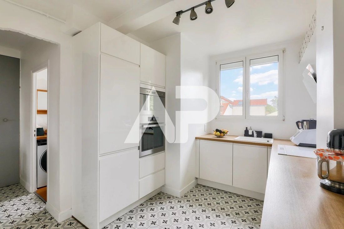 Apartment in Suresnes, Ile-de-France, France 5 - 16066482