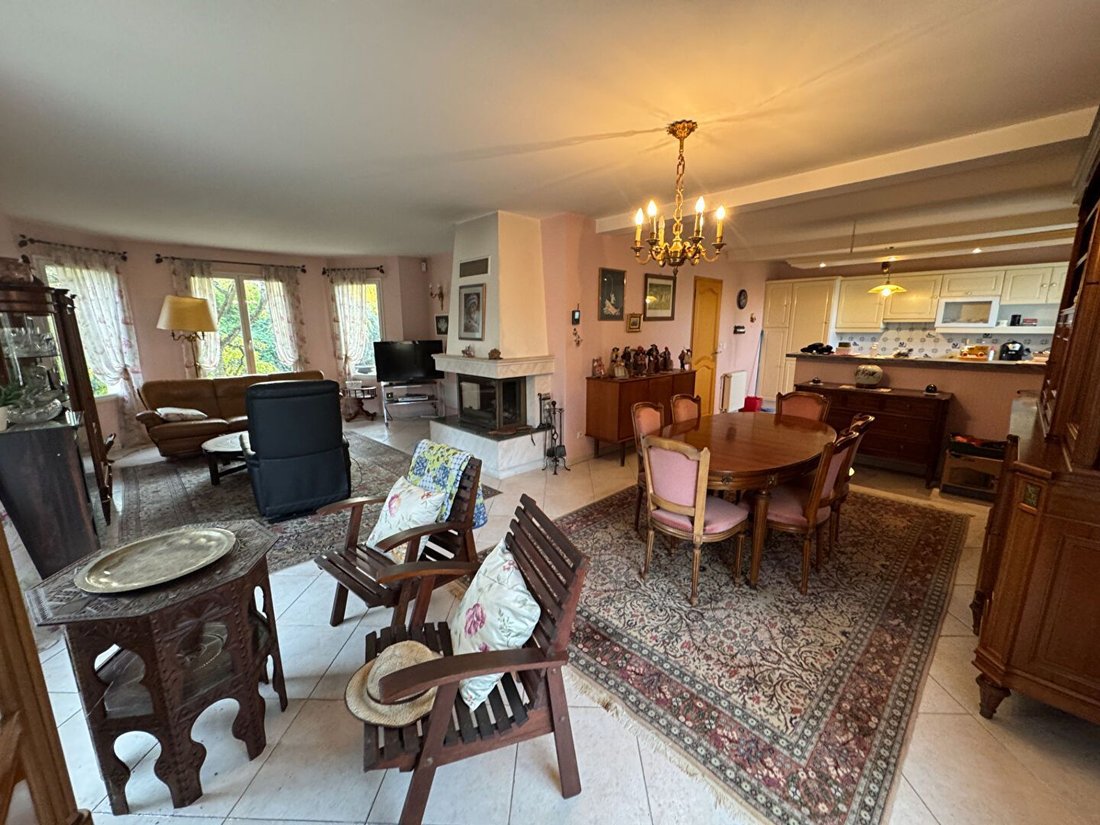 House in Montfort-l'Amaury, Ile-de-France, France 5 - 16619200
