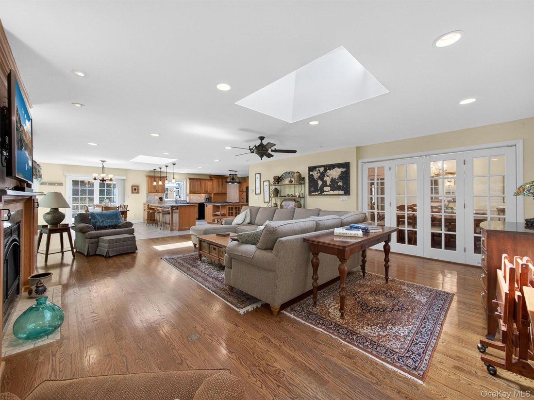 House in Montebello, New York, United States 3 - 17943078
