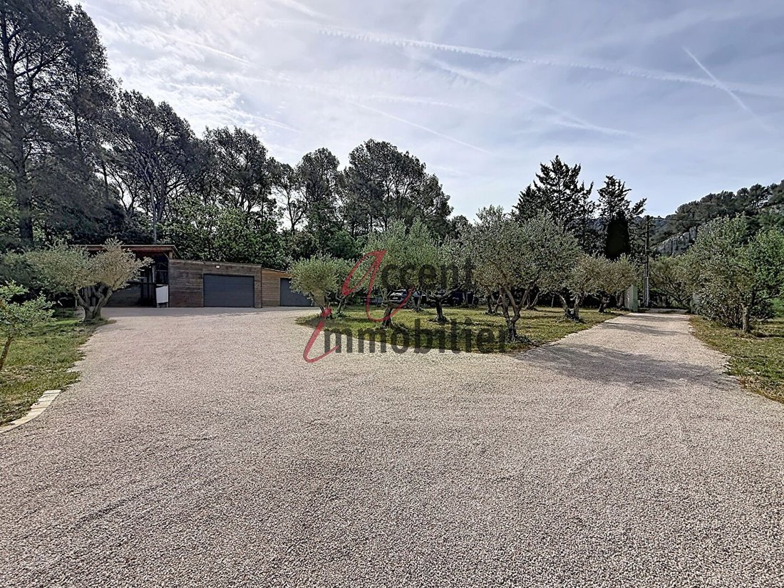 House in Cuges-les-Pins, Provence-Alpes-Côte d'Azur, France 5 - 17865416