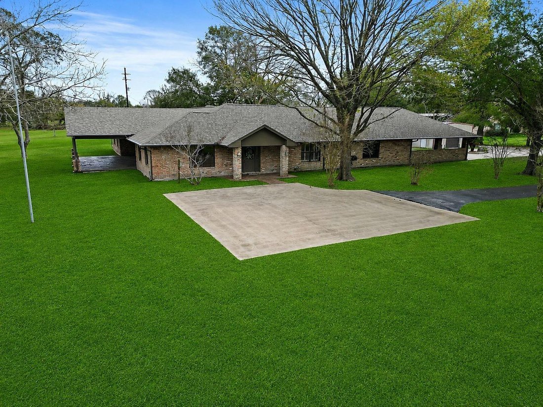 House in Baytown, Texas, United States 1 - 17209405