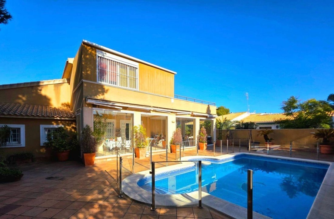 Villa in Orihuela, Valencian Community, Spain 1 - 17935367