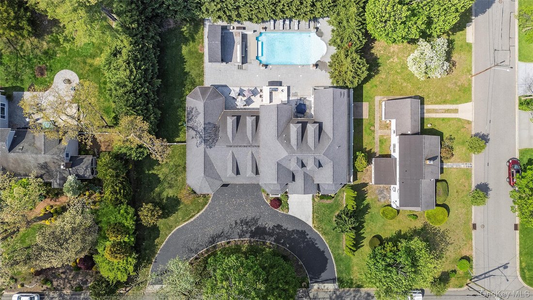 House in Bethpage, New York, United States 3 - 17933613