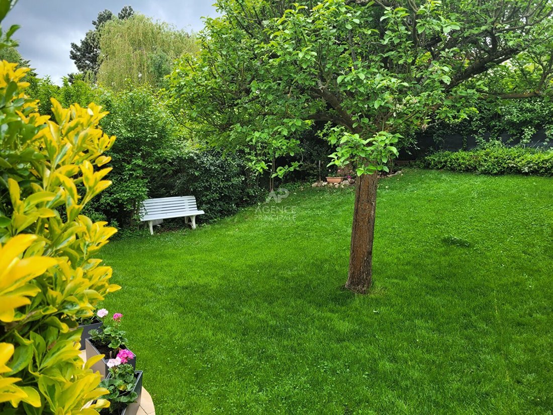 House in Forêt, Saint-Germain-en-Laye, France 5 - 16066994