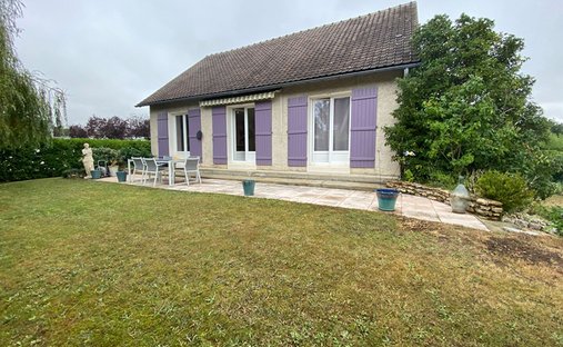 House in Montfort-l'Amaury, Ile-de-France, France 1