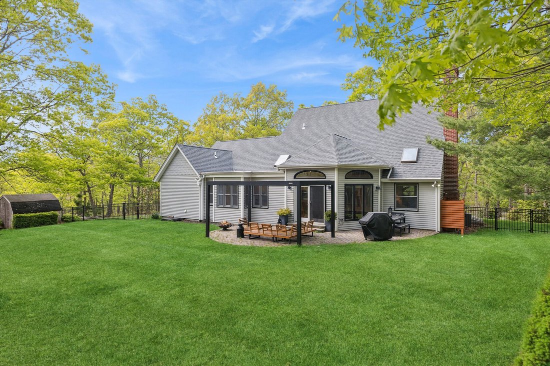 Hampton Bays, New York, United States 3 - 17930051