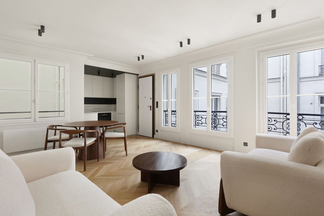 Apartment in Palais Royal, Paris 1er Arrondissement, Paris 5 - 17901879