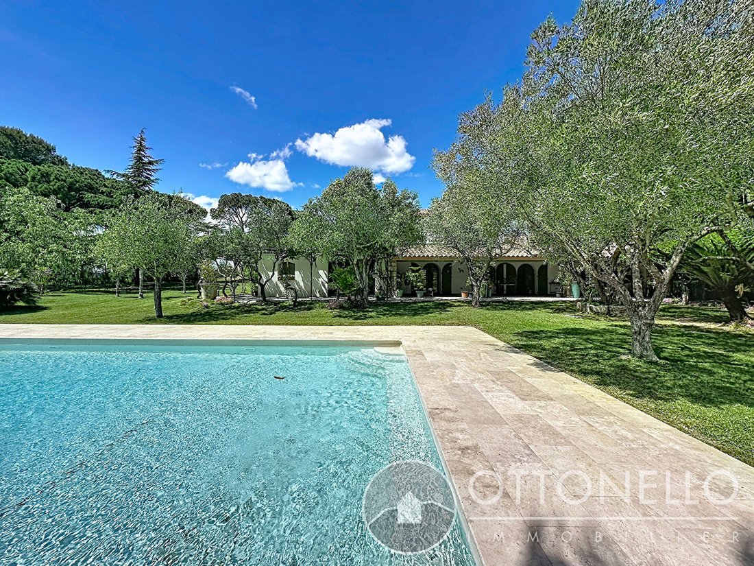 Villa in La Bouverie, Roquebrune-sur-Argens, France 1 - 17556649