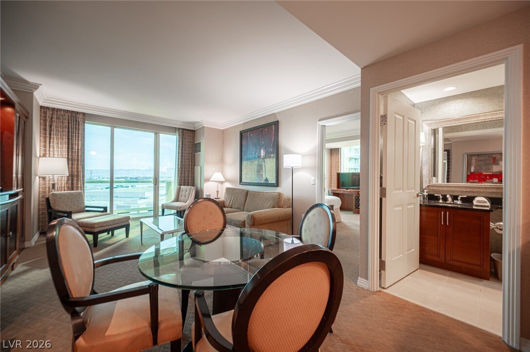 Condo in Las Vegas, Nevada, United States 2 - 17939652