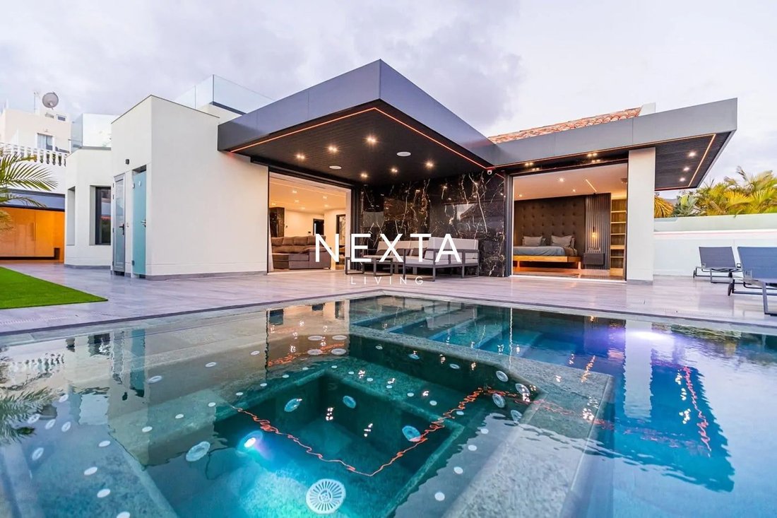 Chalet in Adeje, Canary Islands, Spain 1 - 17928076