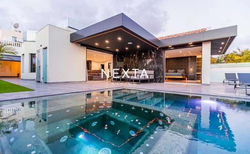 Chalet in Adeje, Kanarische Inseln, Spanien 1