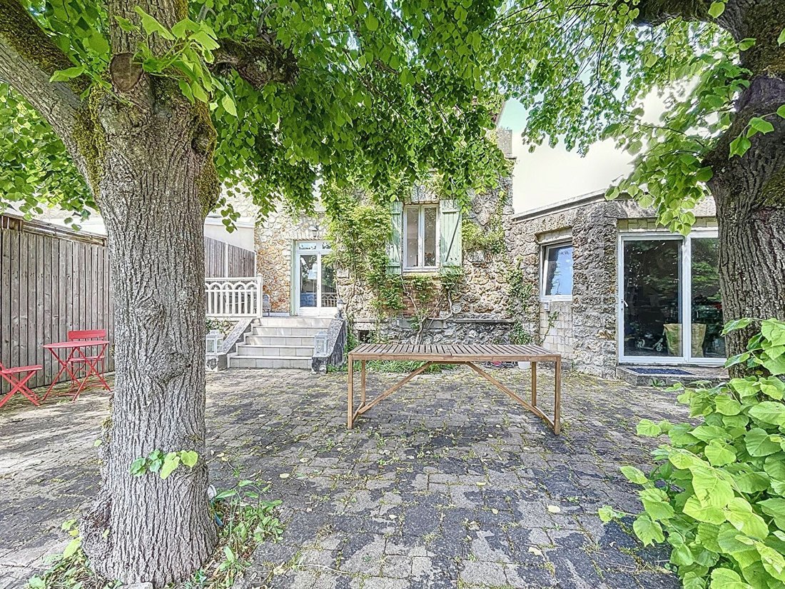House in Neauphle-le-Château, Ile-de-France, France 3 - 16079009