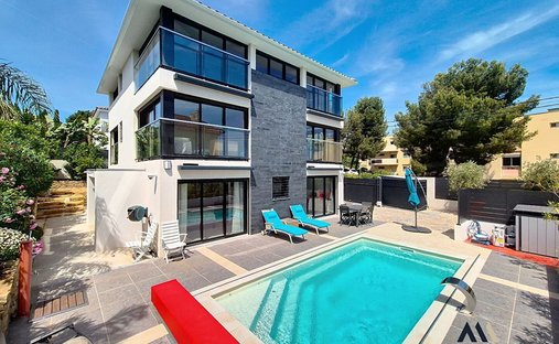 Villa in Bandol, Provence-Alpes-Côte d'Azur, France 1