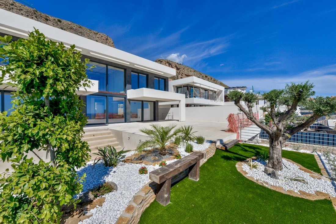 Villa in Finestrat, Valencian Community, Spain 1 - 17937754