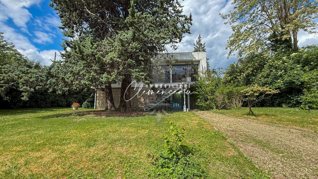 House in Poissy, Ile-de-France, France 3 - 17882863