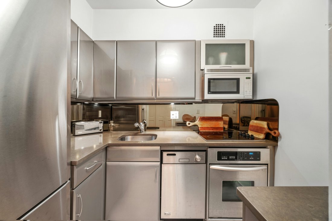 Condo in New York, New York, United States 4 - 16881982