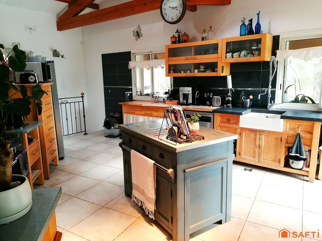 Casa en Saint-Zacharie, Provenza-Alpes-Costa Azul, Francia 5 - 17685356