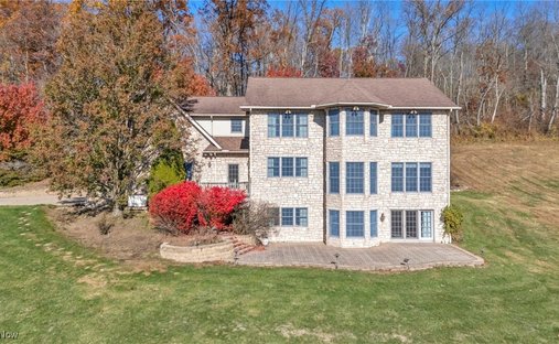 House in Millersburg, Ohio, United States 1