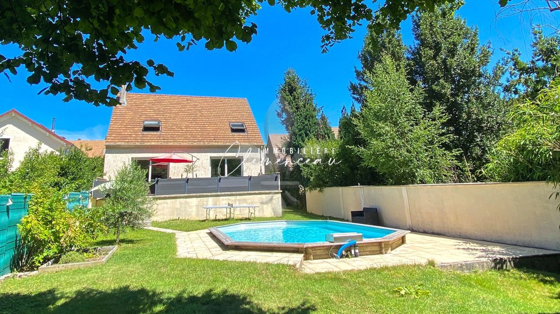 House in Villennes-sur-Seine, Ile-de-France, France 1 - 17276854